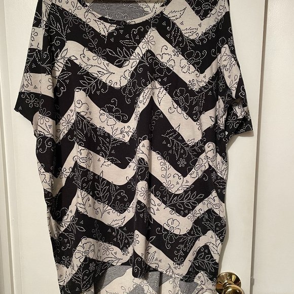 Lularoe Irma Size M‎ - Picture 1 of 1